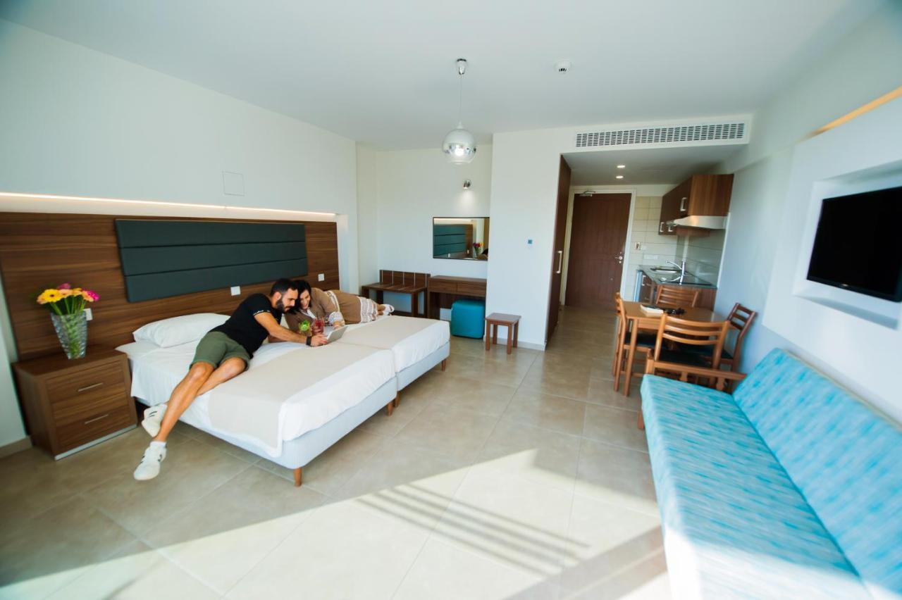 Livas Hotel Apartments Pernera 외부 사진