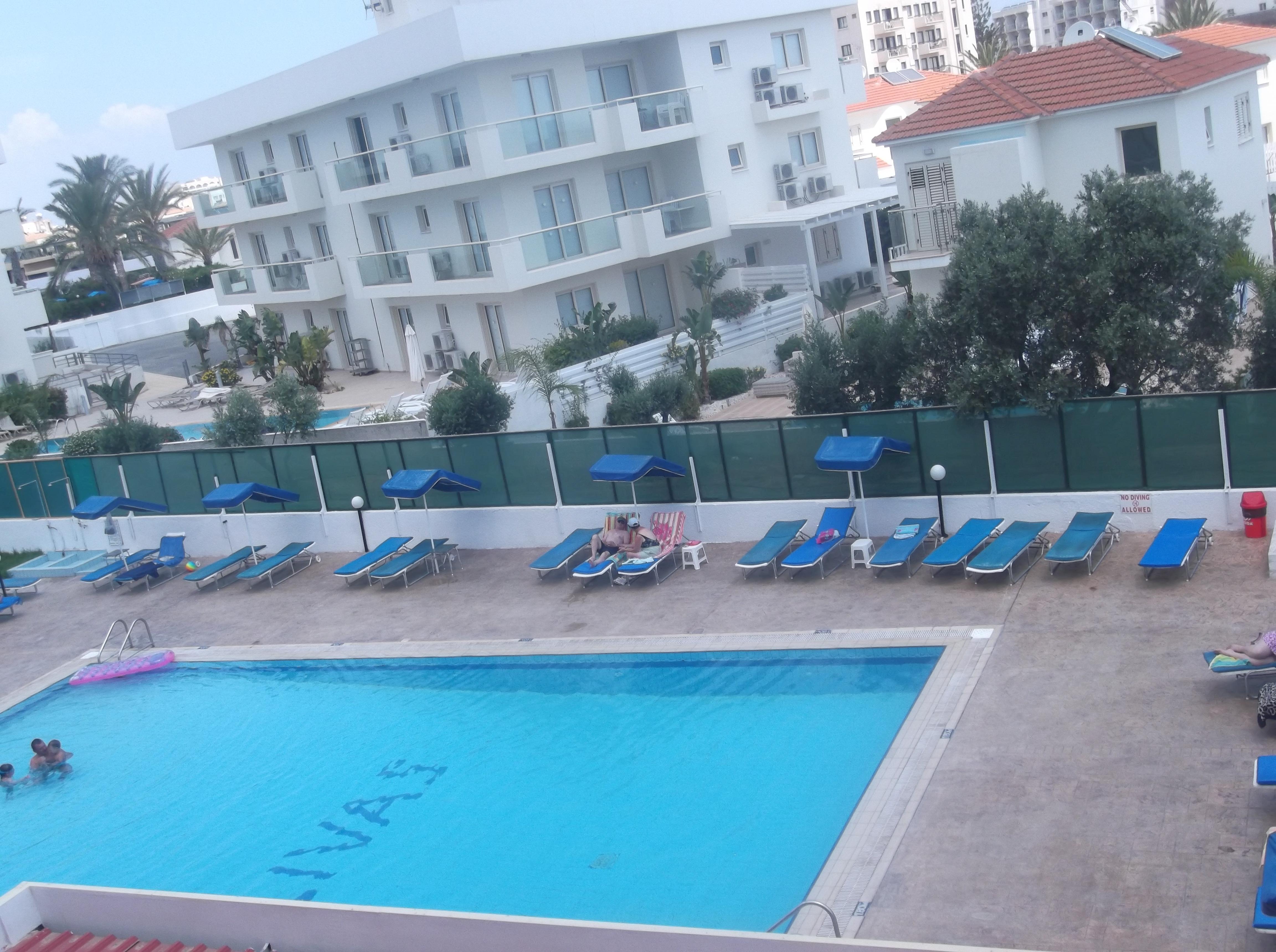 Livas Hotel Apartments Pernera 외부 사진
