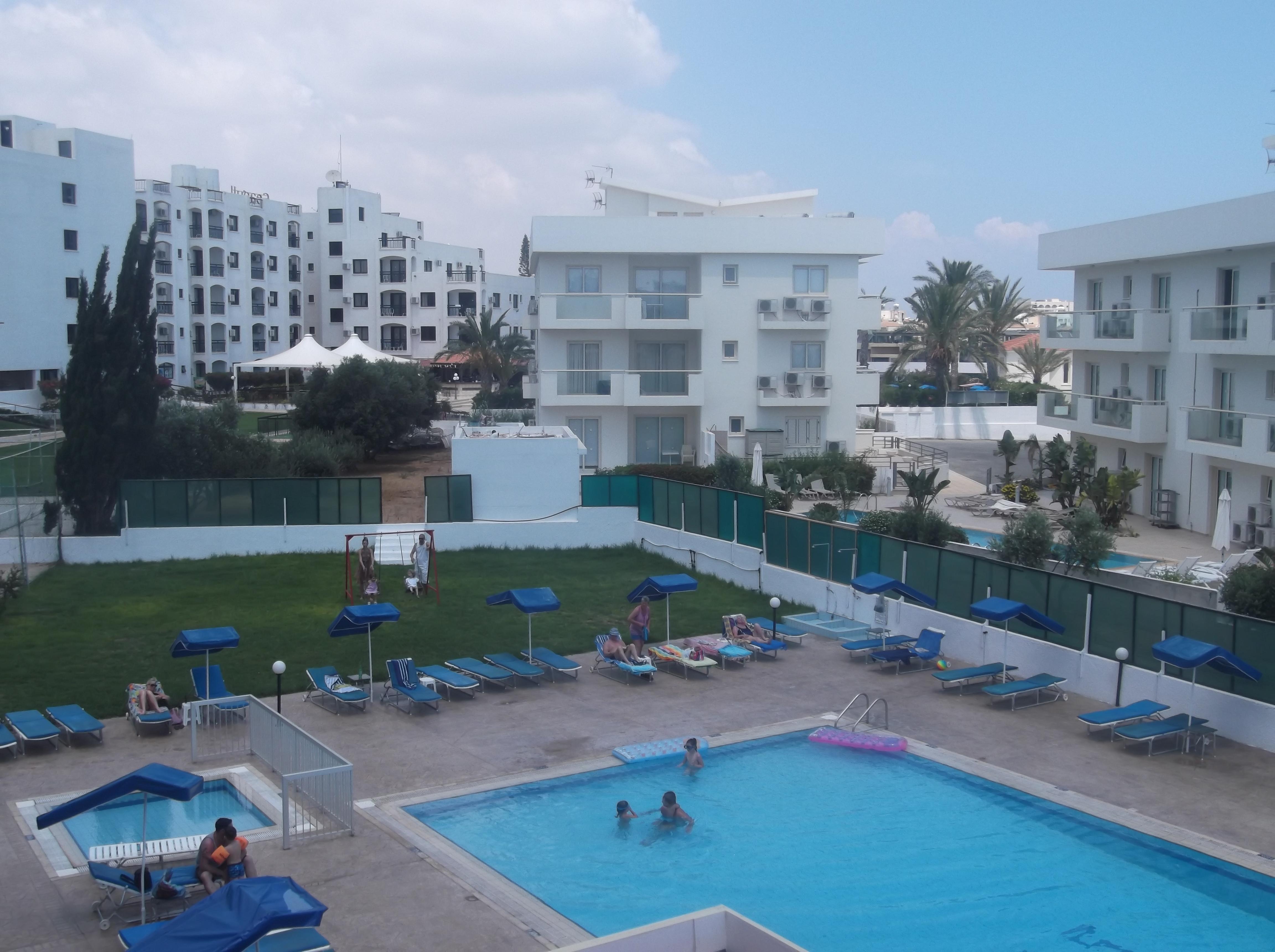 Livas Hotel Apartments Pernera 외부 사진