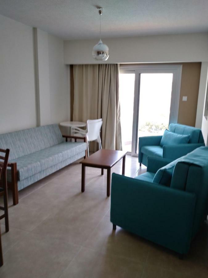 Livas Hotel Apartments Pernera 외부 사진