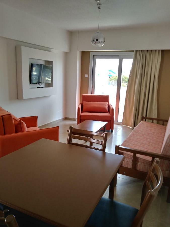 Livas Hotel Apartments Pernera 외부 사진