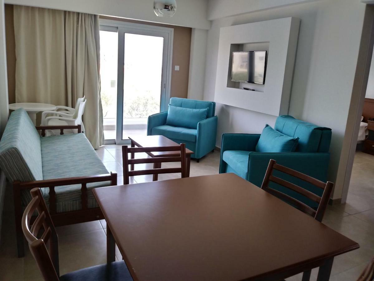 Livas Hotel Apartments Pernera 외부 사진